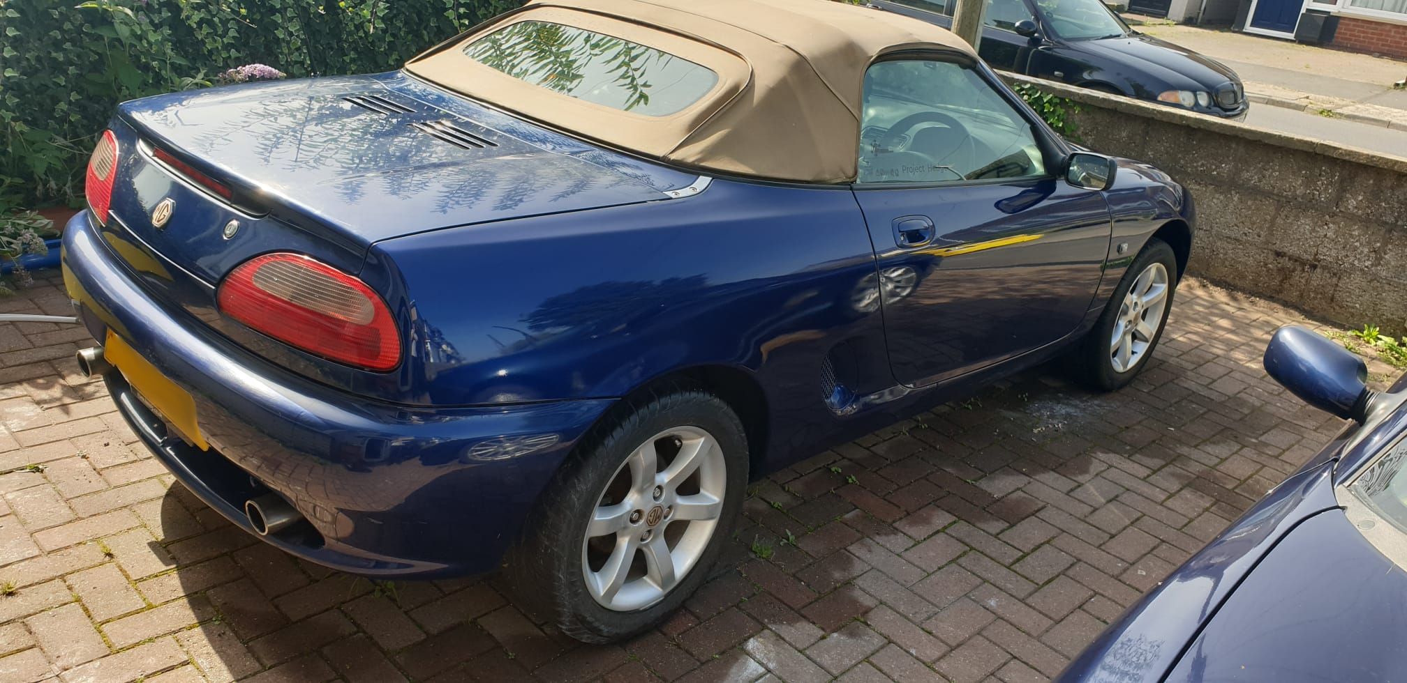 MG F Back Right Roof Up